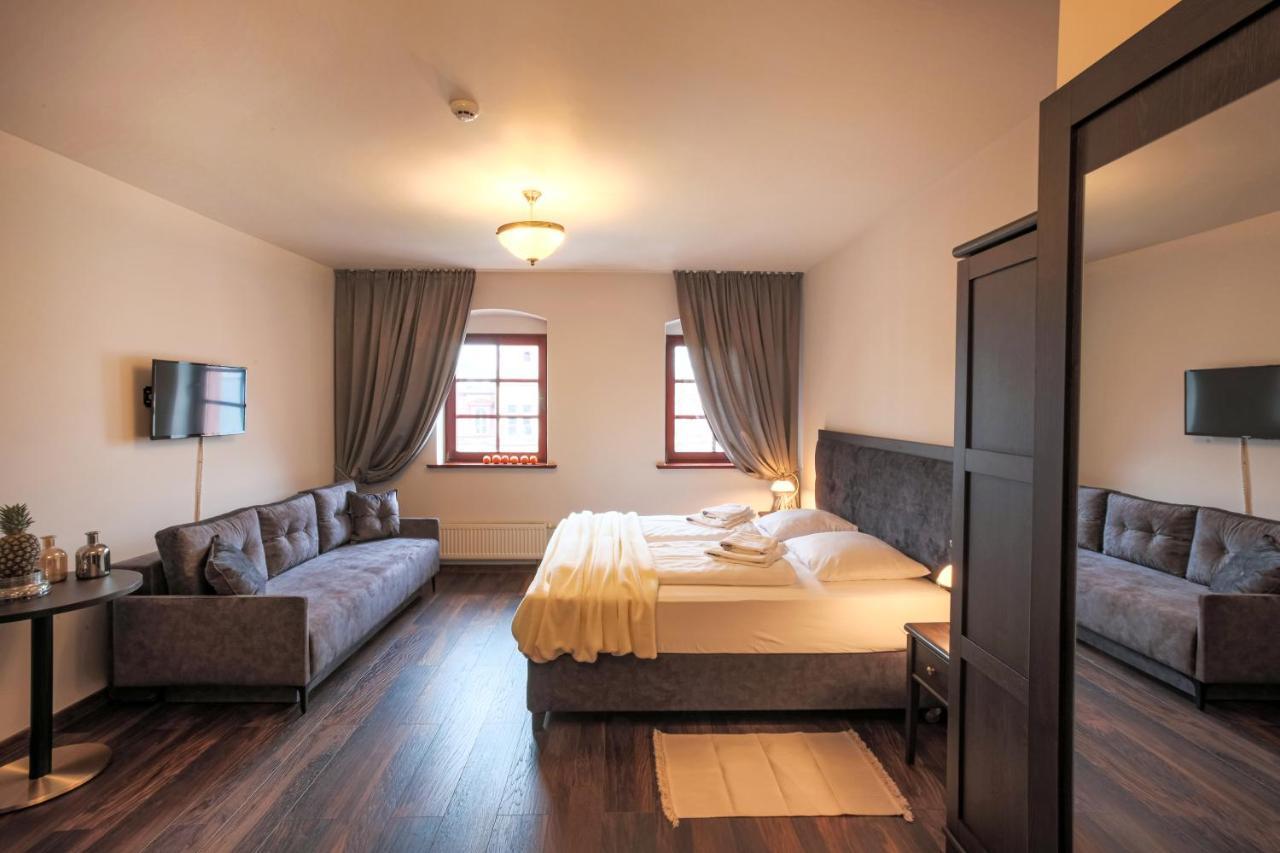 Zeppelin Apartments Simple Acomodation Jelenia Góra Exterior foto