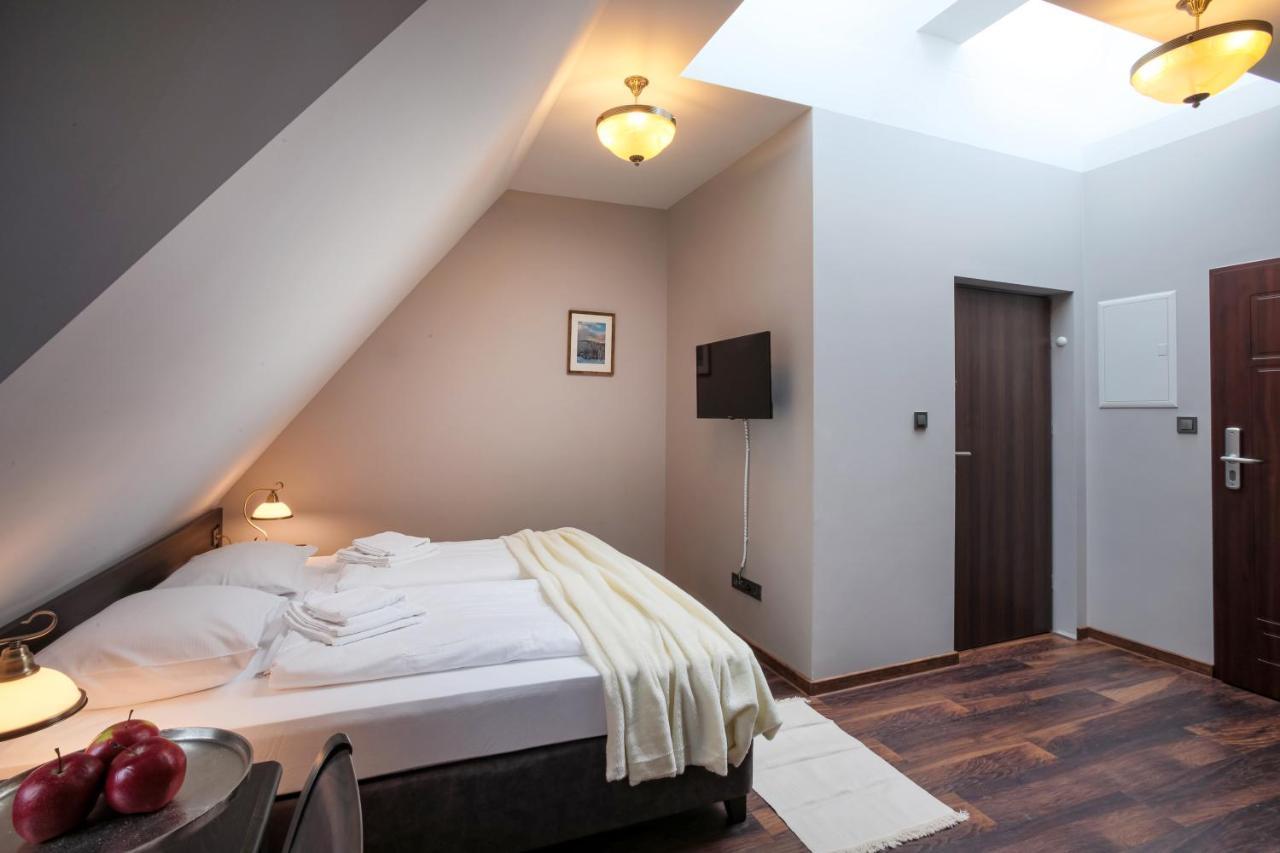 Zeppelin Apartments Simple Acomodation Jelenia Góra Exterior foto