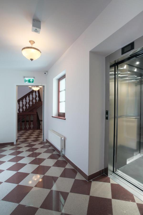 Zeppelin Apartments Simple Acomodation Jelenia Góra Exterior foto